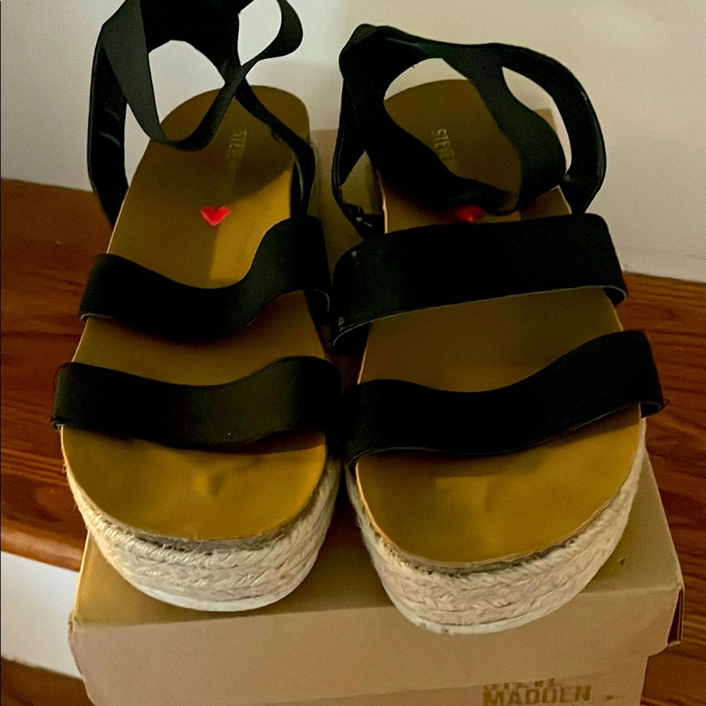 Girls wedge black sandals